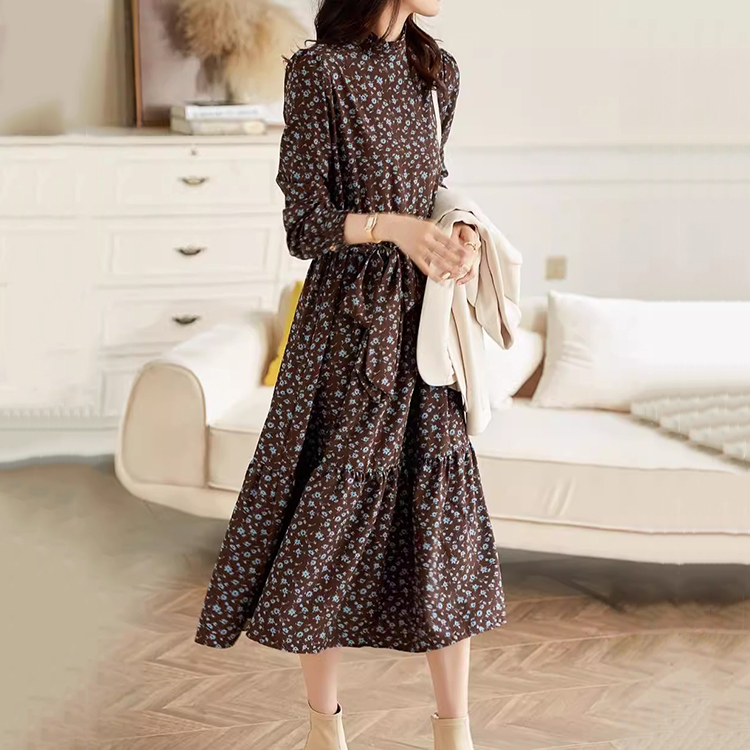 溫柔木耳邊立領碎花繫帶收腰連身裙