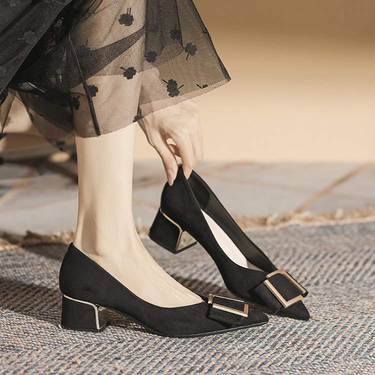 經典絨面尖頭粗跟通勤單鞋