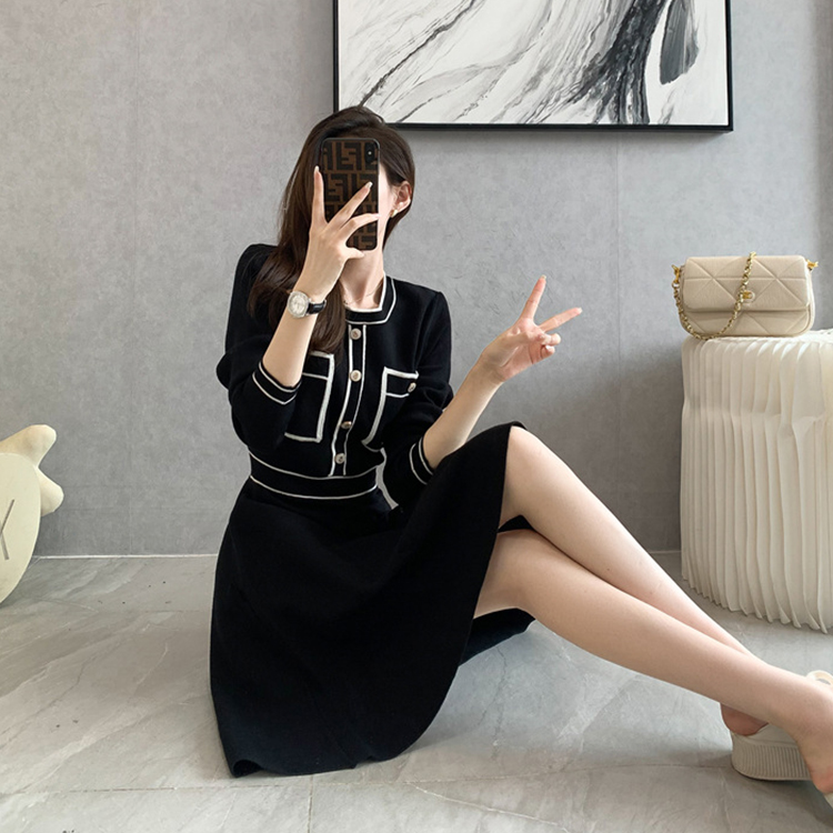 秋季新款顯瘦簡約連身裙