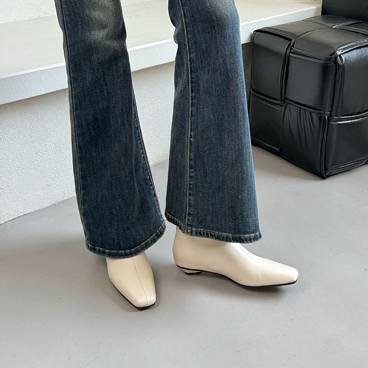 秋冬新款復古方頭粗跟短靴