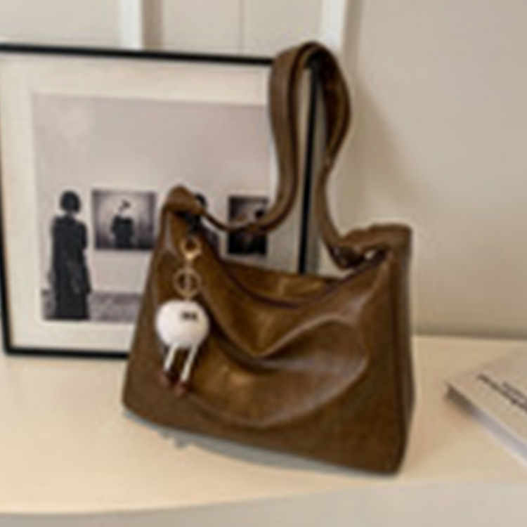 秋冬大容量百搭單肩斜背包