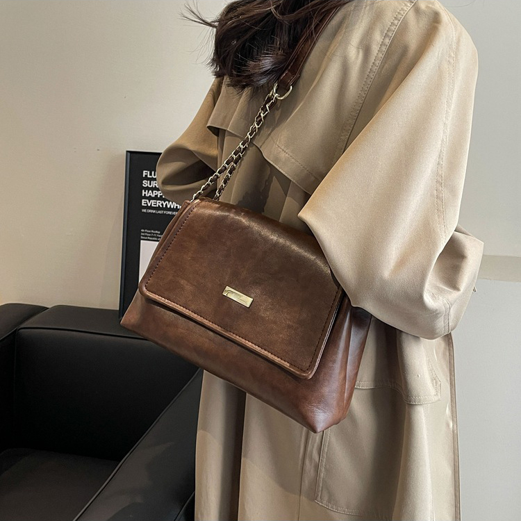 復古簡約大容量鏈條斜背包