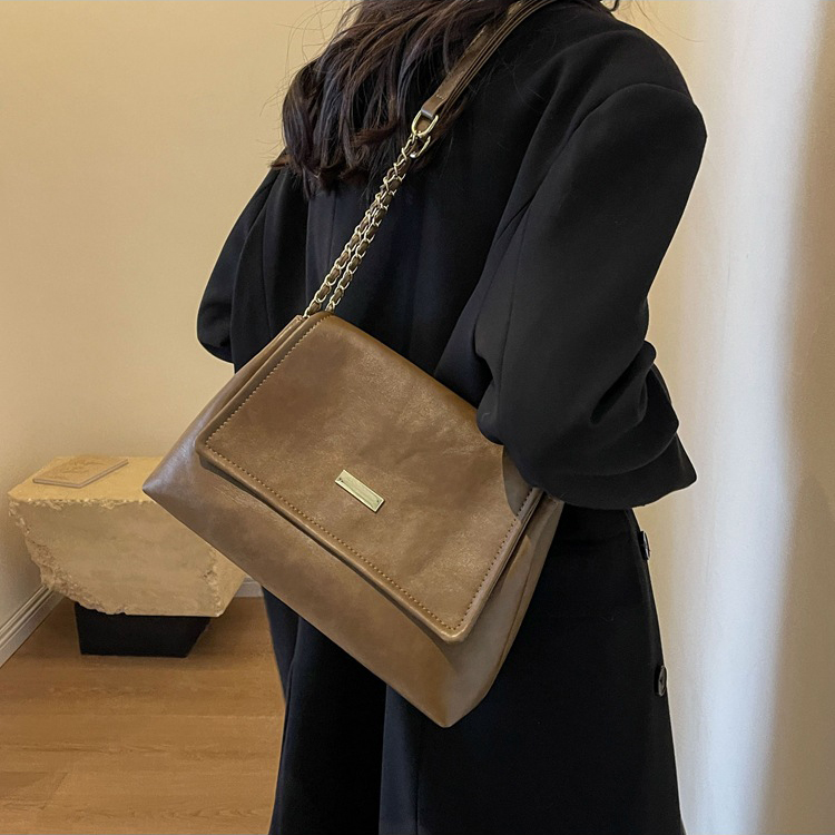 復古簡約大容量鏈條斜背包