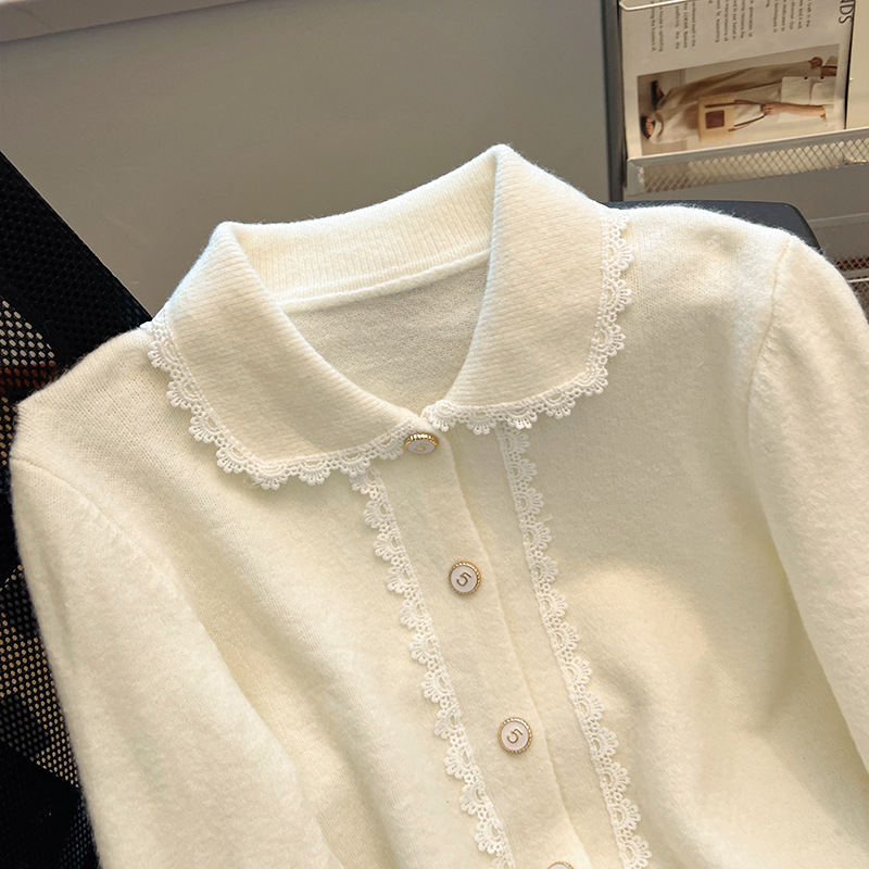 新款單排扣蕾絲拼接設計感小香風娃娃領針織衫