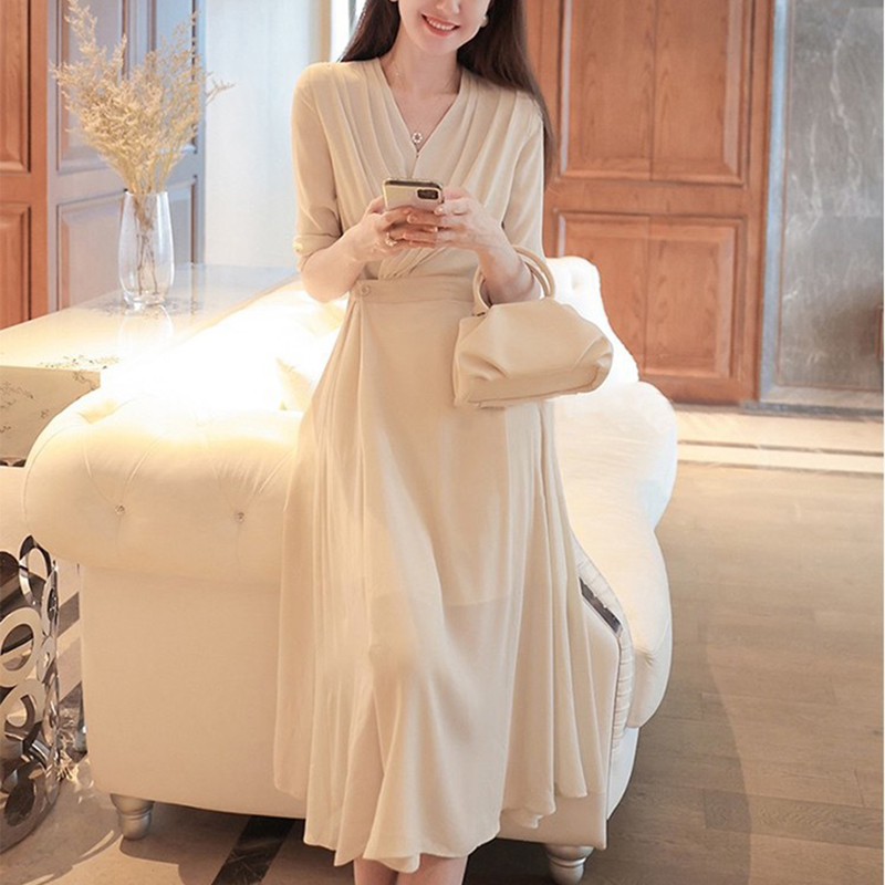 法式高級感名媛風V領純色連衣裙