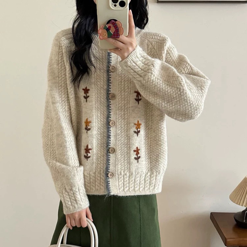 日系軟糯高級感圓領花朵刺綉開衫毛衣