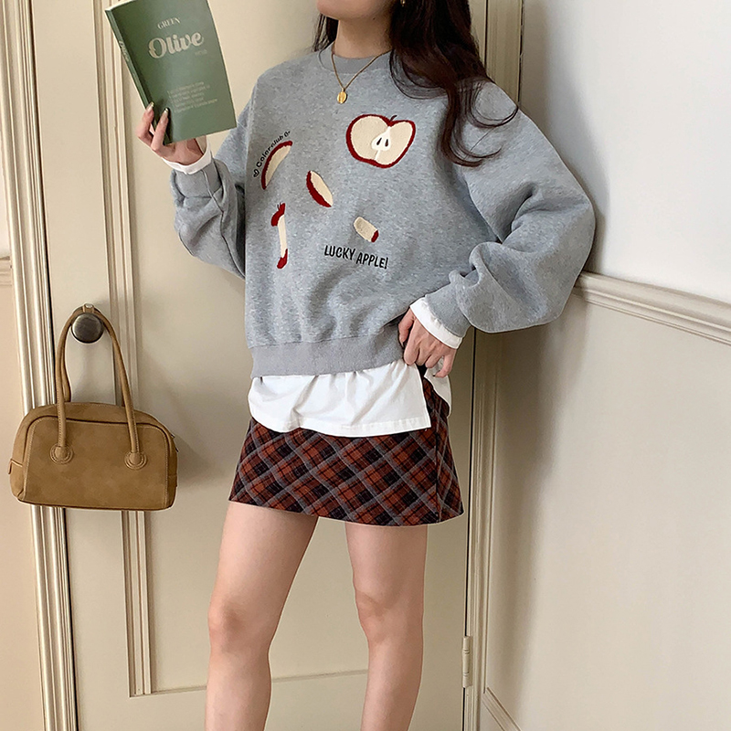 蘋果毛巾綉百搭圓領衛衣