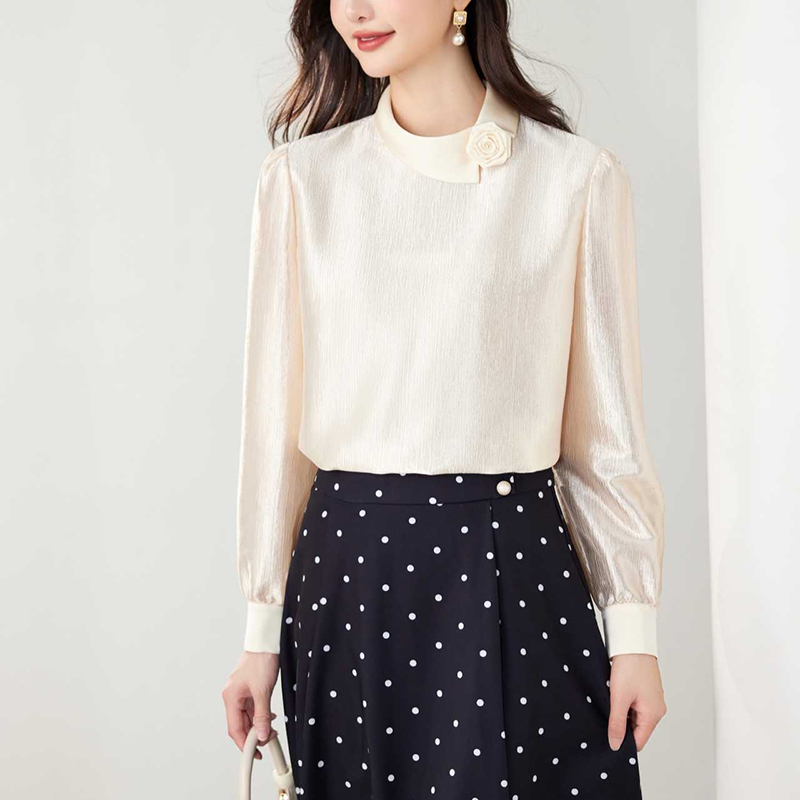 春季新款法式設計感氣質蕾絲花朵襯衣