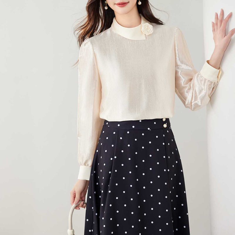 春季新款法式設計感氣質蕾絲花朵襯衣