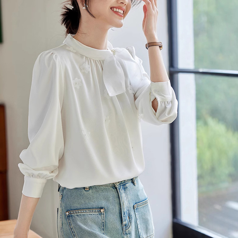 輕奢設計感釘珠蝴蝶結泡泡袖長袖襯衫