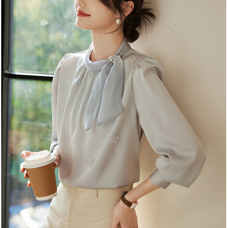 輕奢設計感釘珠蝴蝶結泡泡袖長袖襯衫