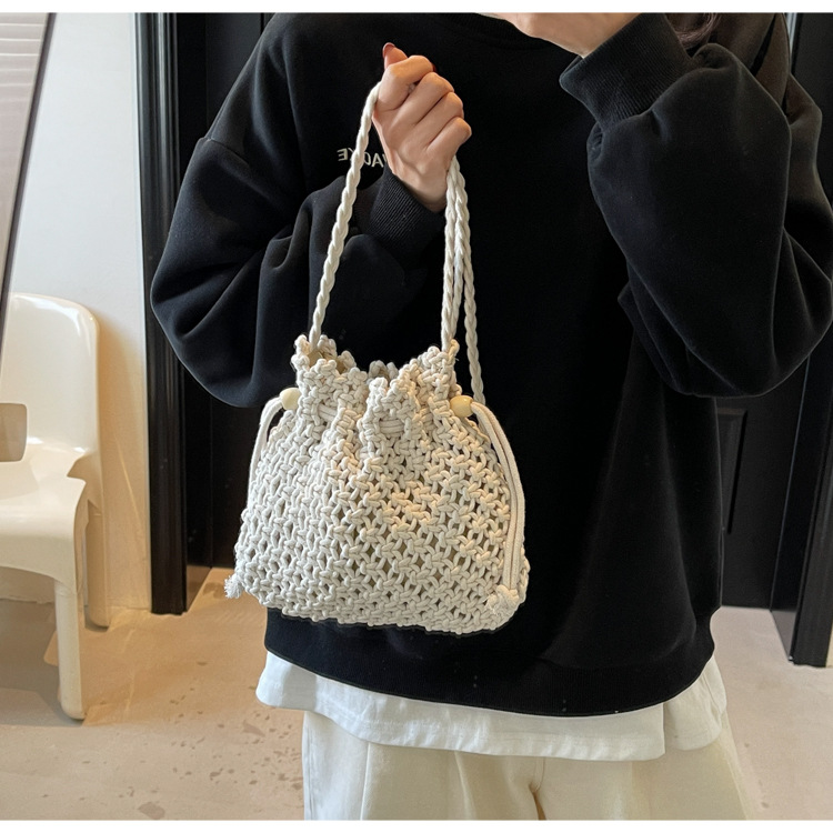 春季時尚小衆設計感斜挎水桶包