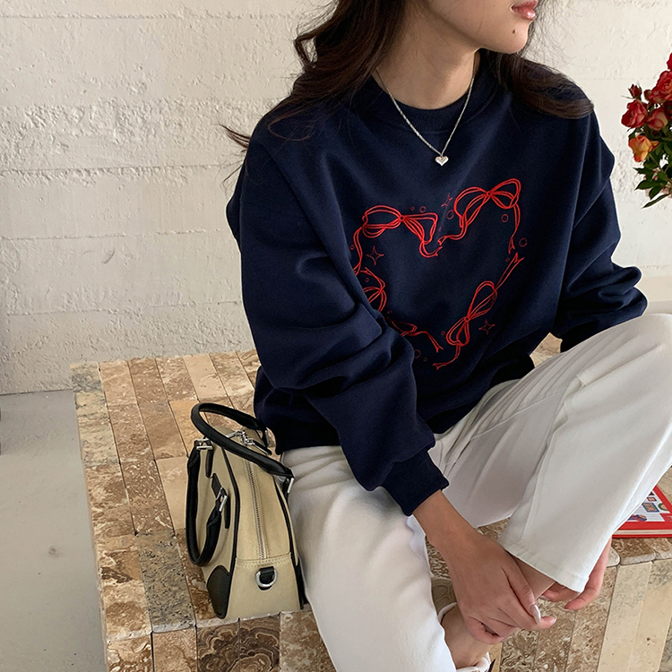 多巴胺愛心蝴蝶結刺繡圓領衛衣