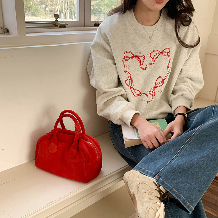 多巴胺愛心蝴蝶結刺繡圓領衛衣