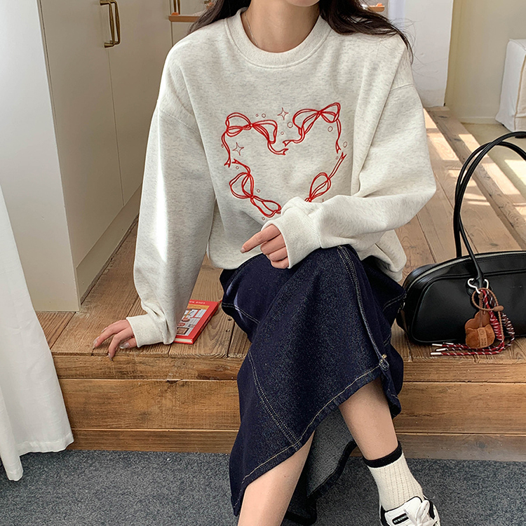 多巴胺愛心蝴蝶結刺繡圓領衛衣