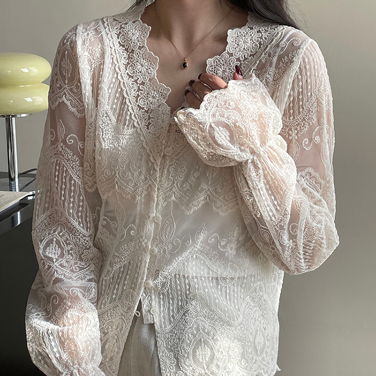 宮廷風格V領蕾絲打底衫法式高級刺繡長袖襯衫