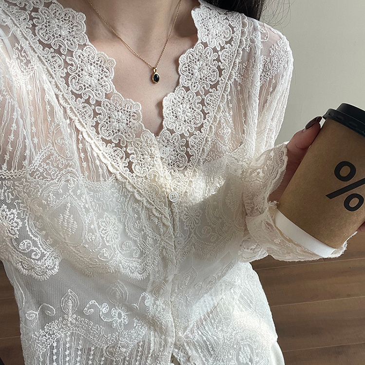 宮廷風格V領蕾絲打底衫法式高級刺繡長袖襯衫