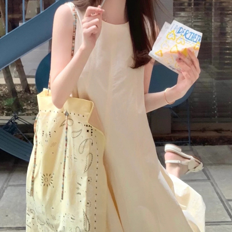 法式氣質溫柔減齡無袖寬鬆輪廓鬆緊下擺花苞洋裝