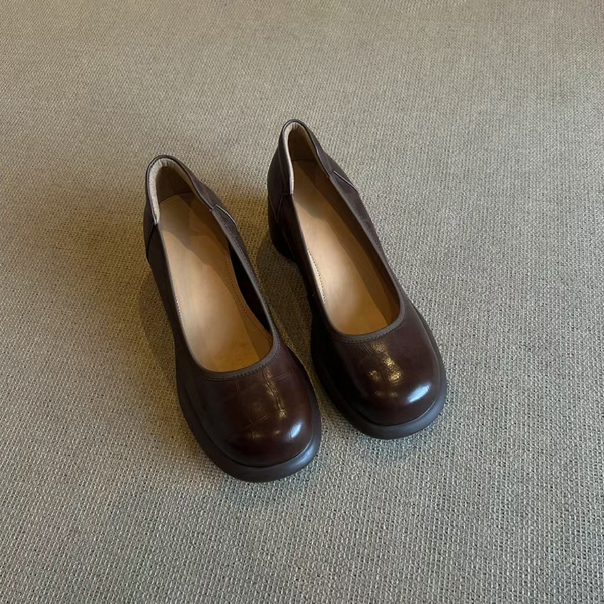 復古淺口圓頭粗跟一腳蹬瑪麗珍鞋