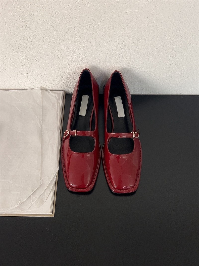 春夏新款亮面溫柔粗跟方頭瑪莉珍小皮鞋