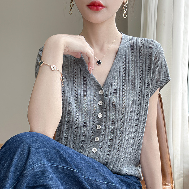 設計感時尚休閒v領鏤空針織短袖t卹