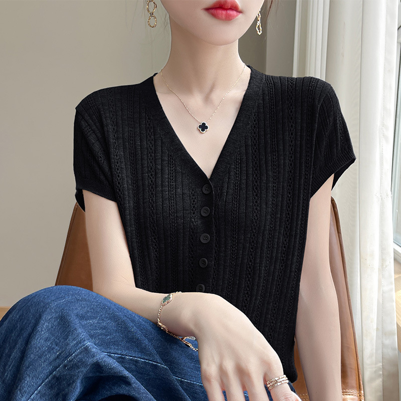 設計感時尚休閒v領鏤空針織短袖t卹