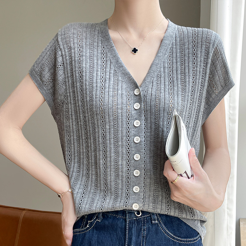 設計感時尚休閒v領鏤空針織短袖t卹