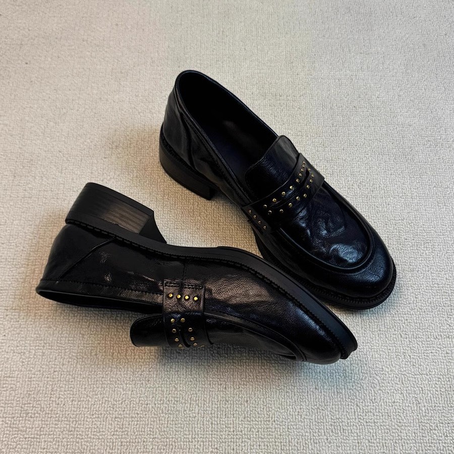 通勤百搭英倫風圓頭鉚釘褶皺一腳蹬粗跟樂福鞋