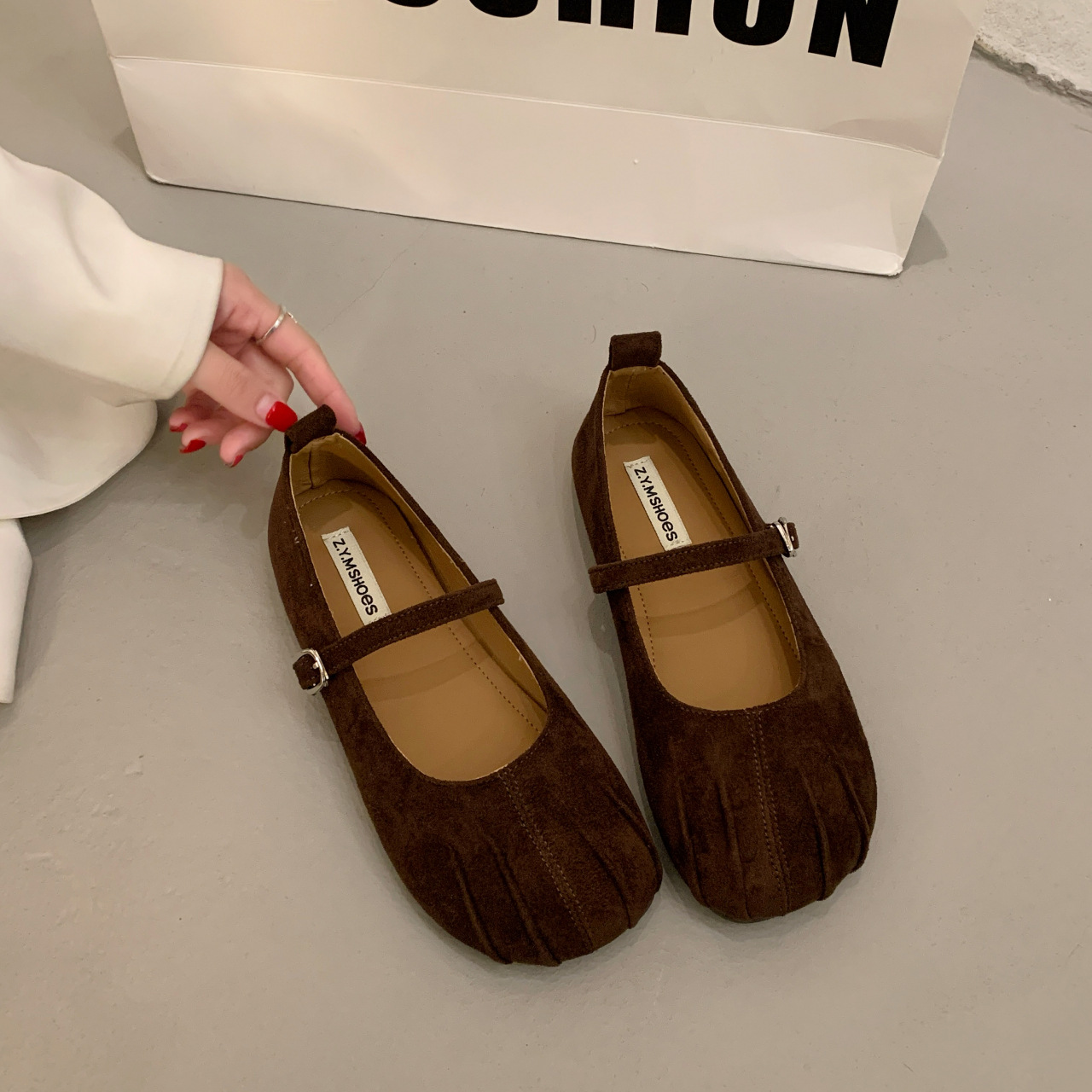 法式褶皺氣質軟底單鞋圓頭淺口瑪莉珍豆豆鞋