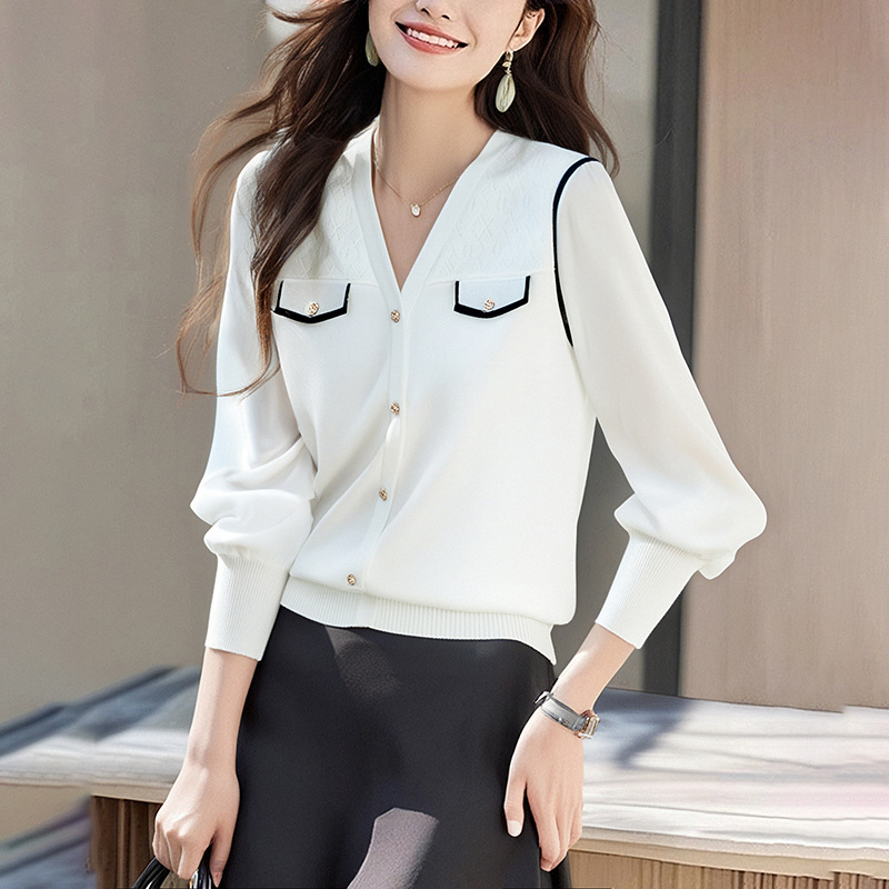 小香風時尚V領雪紡袖拼接針織打底上衣