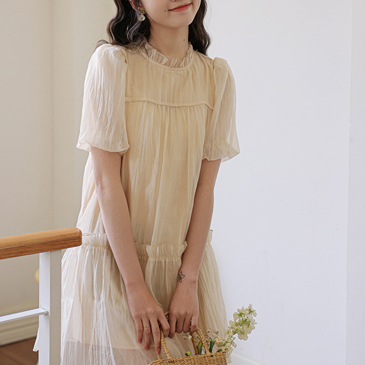 甜美小清新褶皺泡泡袖木耳邊短袖娃娃領洋裝