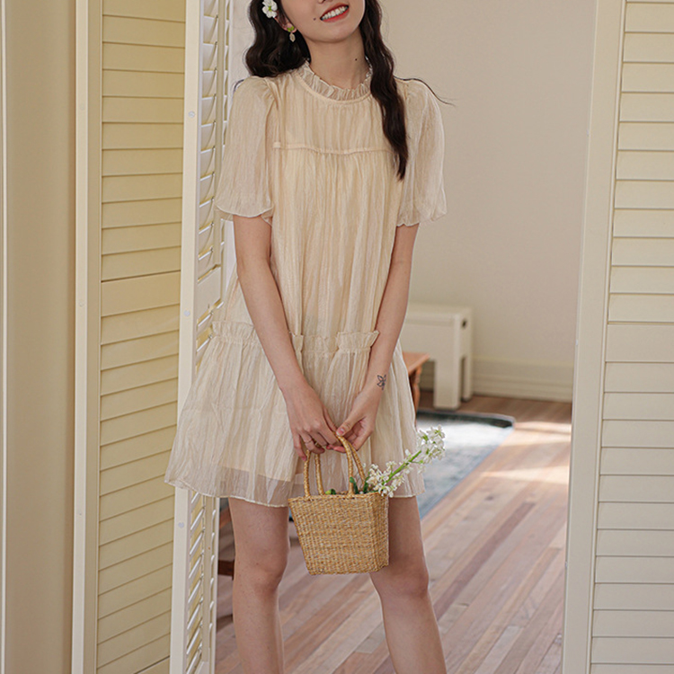 甜美小清新褶皺泡泡袖木耳邊短袖娃娃領洋裝