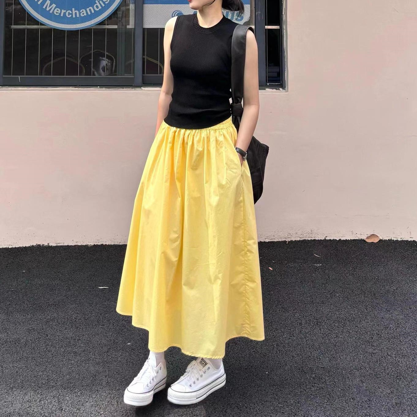 輕熟風時尚洋氣修身黑色上衣+黃色大擺裙兩件套