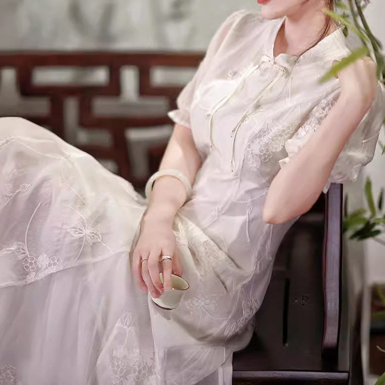 新中式國風重工刺繡顯瘦盤扣連身裙