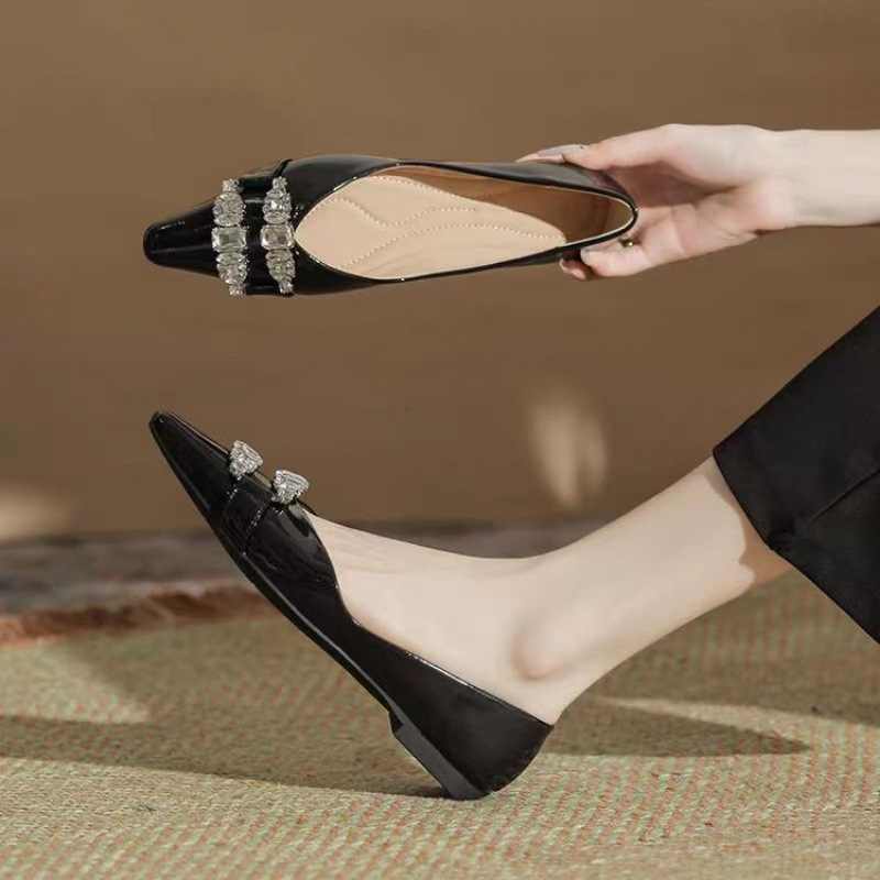 通勤軟底不累腳尖頭淺口平底一腳蹬水鑽單鞋