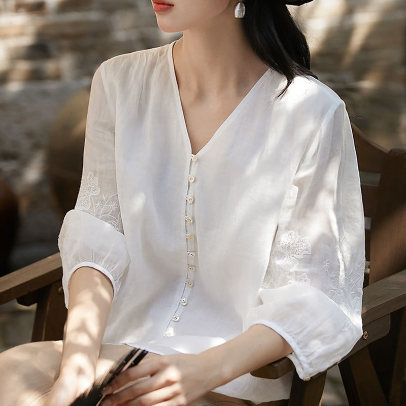 日系休閒薄款舒適透氣v領刺繡輪廓襯衫