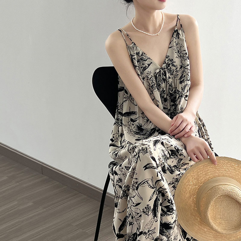 法式氣質淑女吊帶水墨畫碎花沙灘連身裙