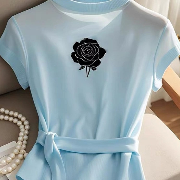 小眾設計感修身玫瑰花刺綉冰絲針織上衣