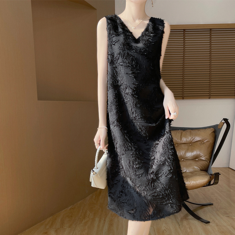 設計感重工薄款流蘇剪花無袖過膝長裙