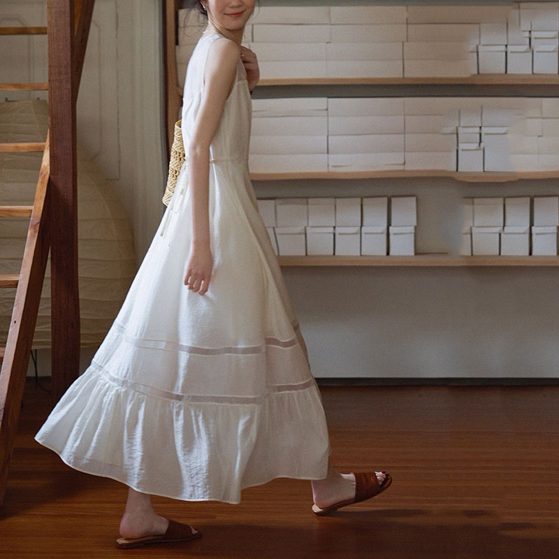 溫柔淑女風收腰鏤空拼接背心大擺洋裝