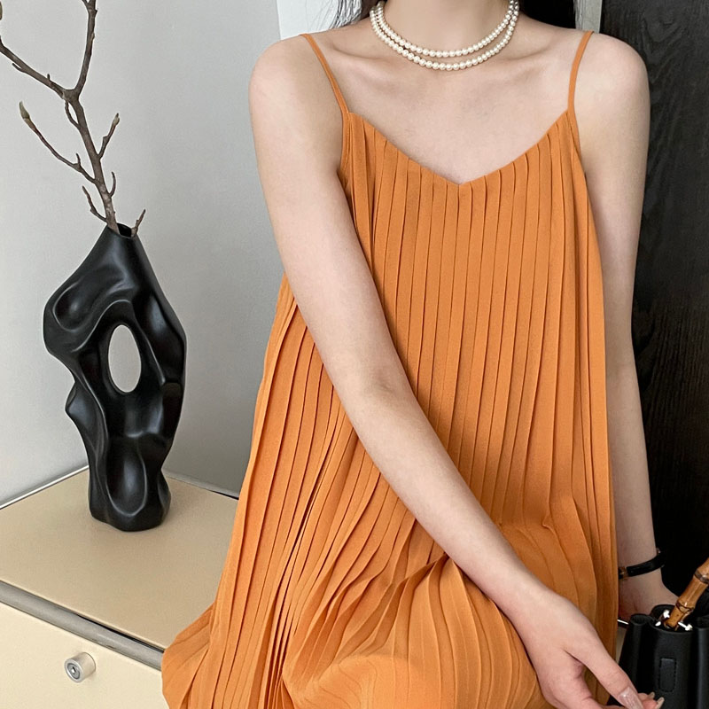 法式優雅寬鬆慵懶百褶吊帶連身裙