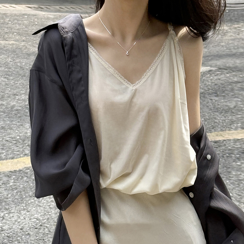 韓系輕熟風內搭蕾絲V領吊帶背心