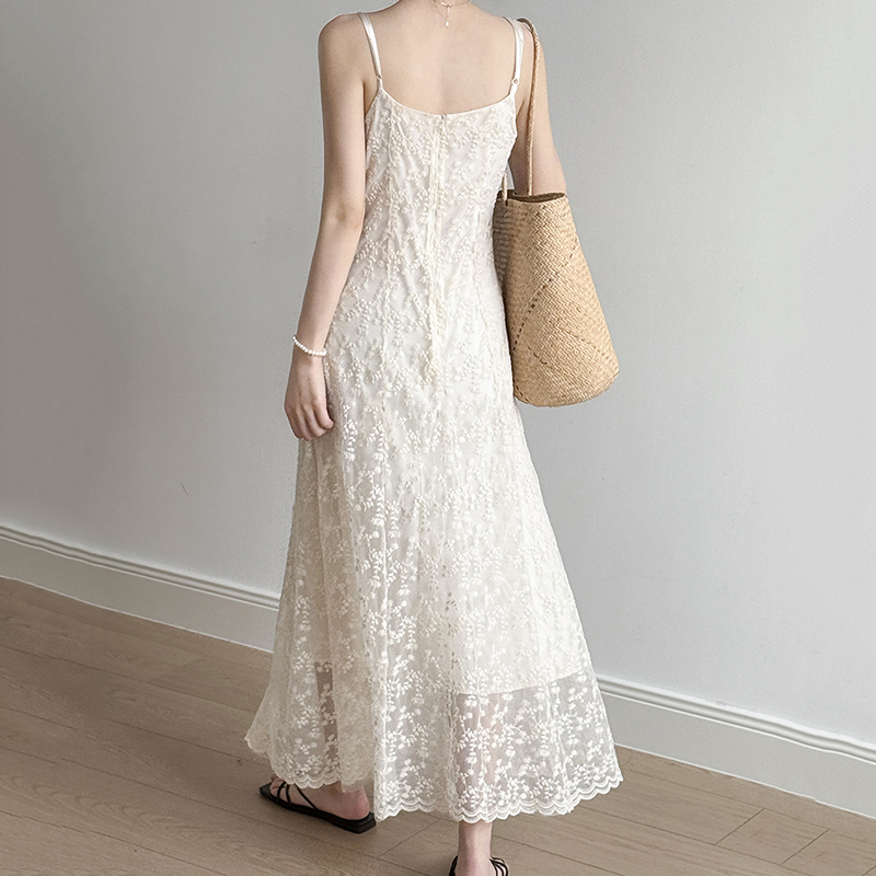 法式氣質重工繡蕾絲吊帶洋裝