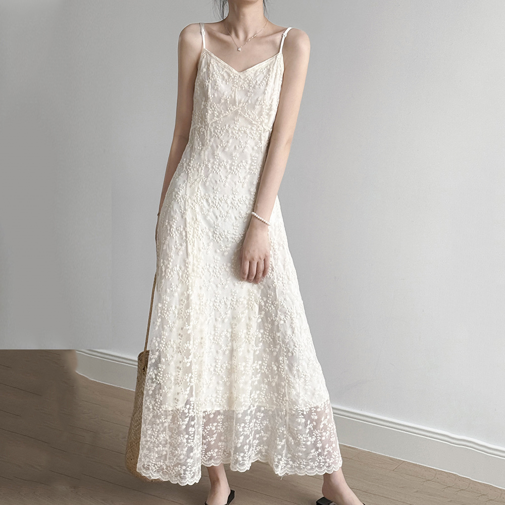 法式氣質重工繡蕾絲吊帶洋裝