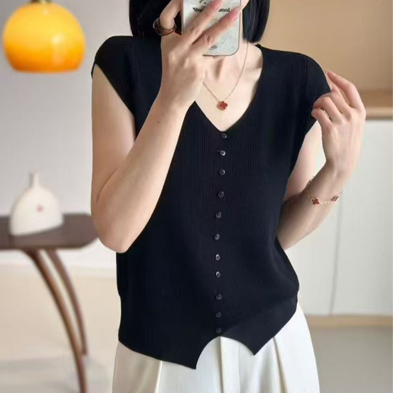 時尚百搭V領冰絲單排扣短袖上衣（4色）