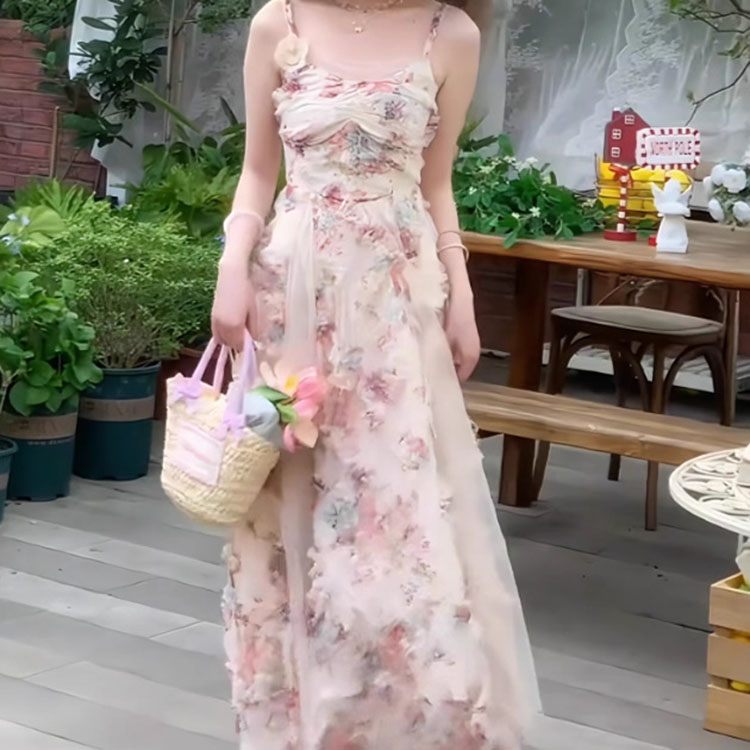 度假風碎花網紗拼接吊帶洋裝