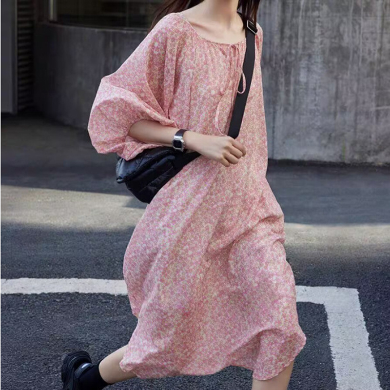 甜美小清新小個子中袖碎花連身裙