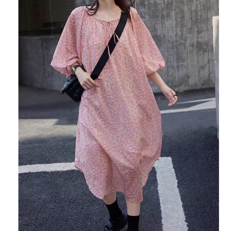 甜美小清新小個子中袖碎花連身裙