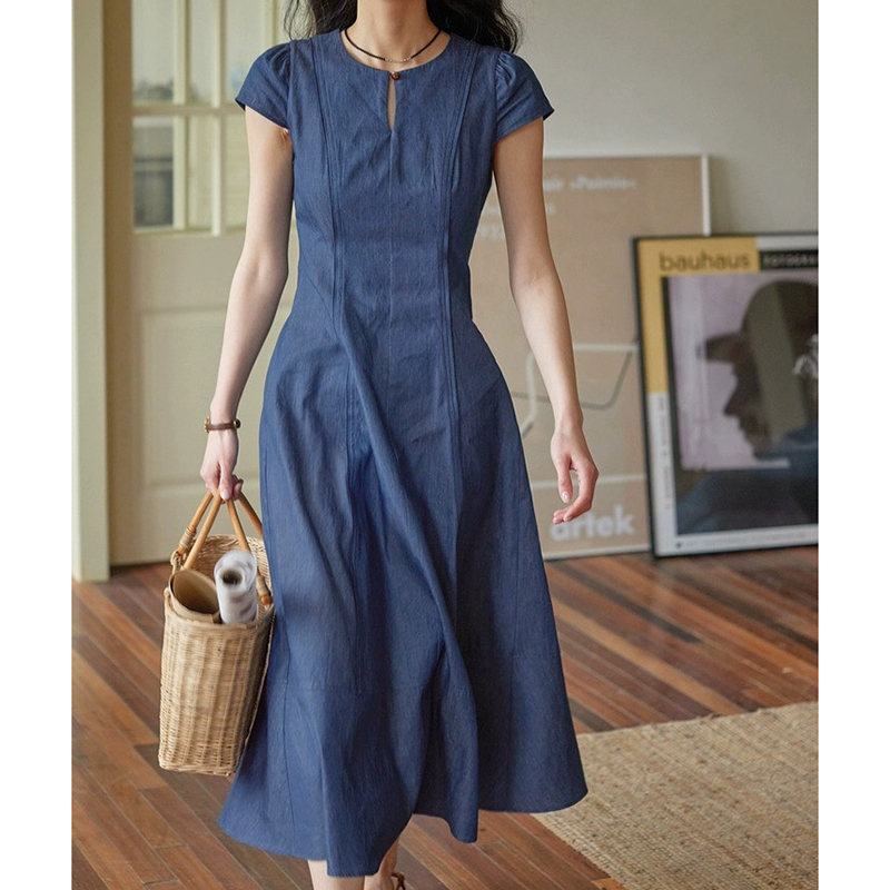 法式氣質一粒扣圓領收腰連身裙