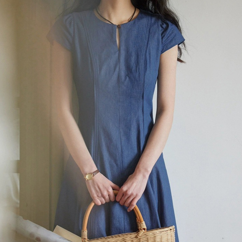 法式氣質一粒扣圓領收腰連身裙